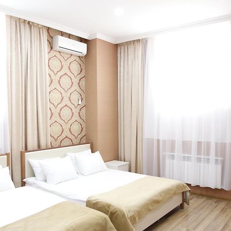 Nord West Hotel Baky Esterno foto