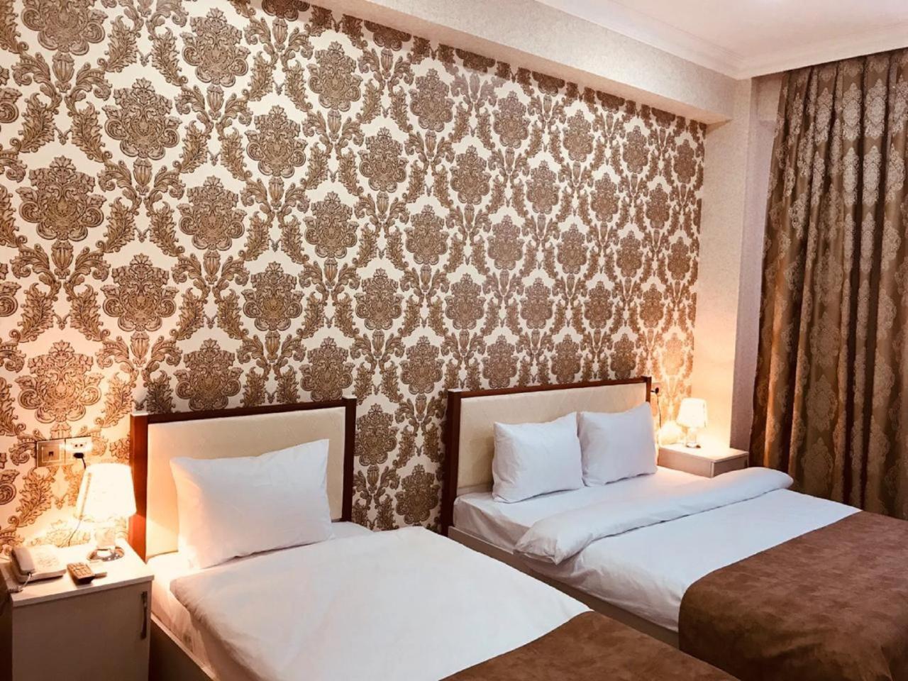 Nord West Hotel Baky Esterno foto