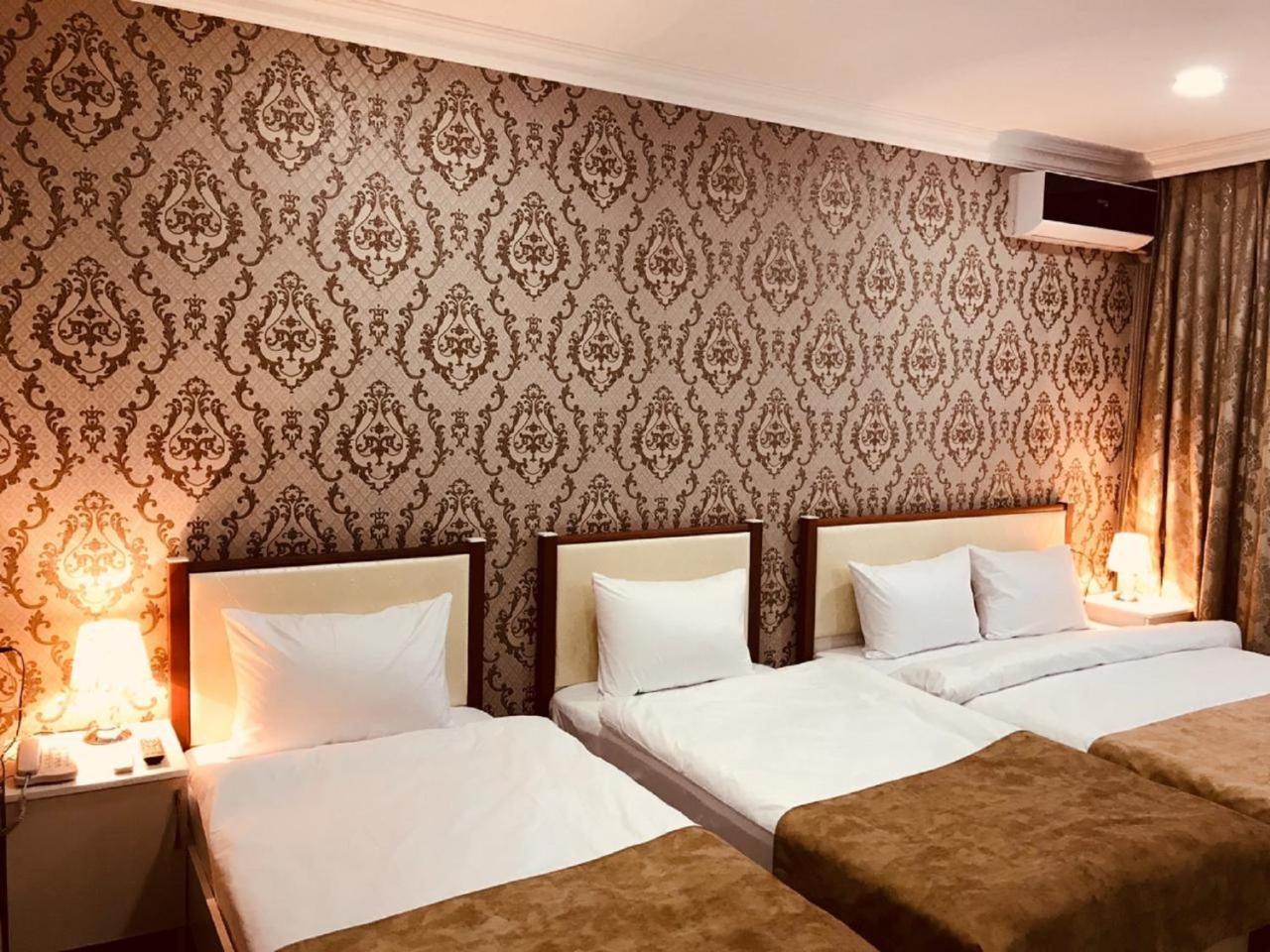 Nord West Hotel Baky Esterno foto