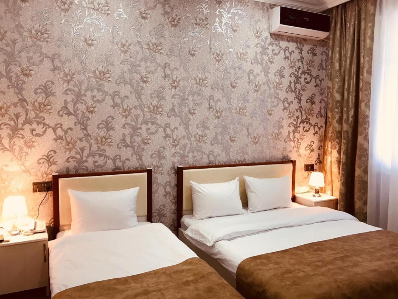Nord West Hotel Baky Esterno foto