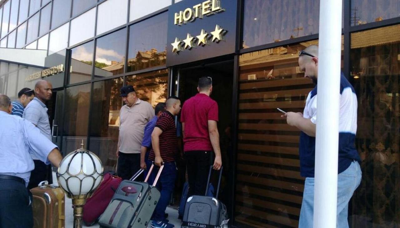 Nord West Hotel Baky Esterno foto