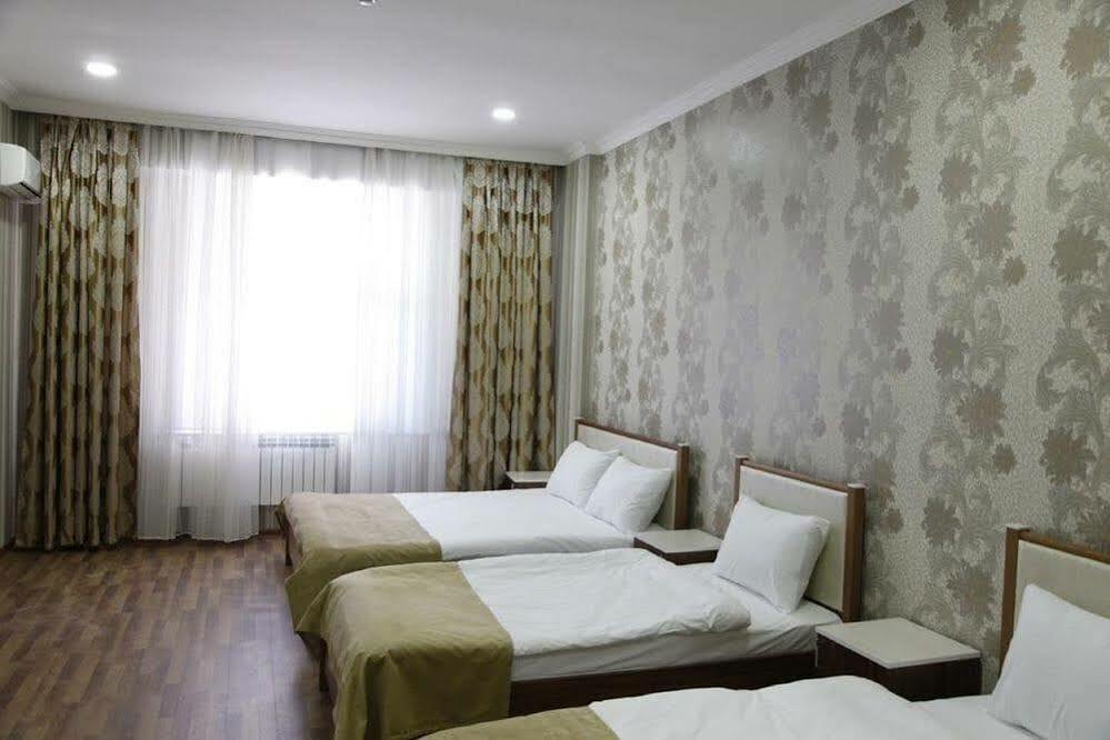 Nord West Hotel Baky Esterno foto